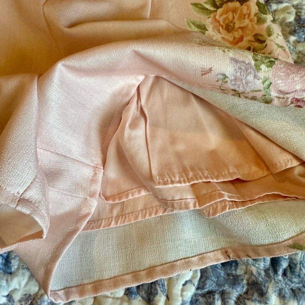 Luxe Blush Floral High Waist Shorts - Picture 8 of 12